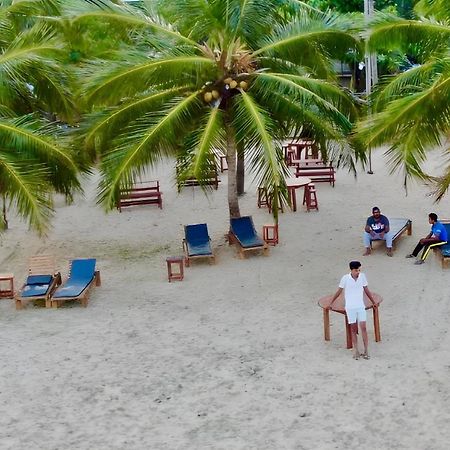 Aqua Marine Beach Hotel Kalkudah  Luaran gambar
