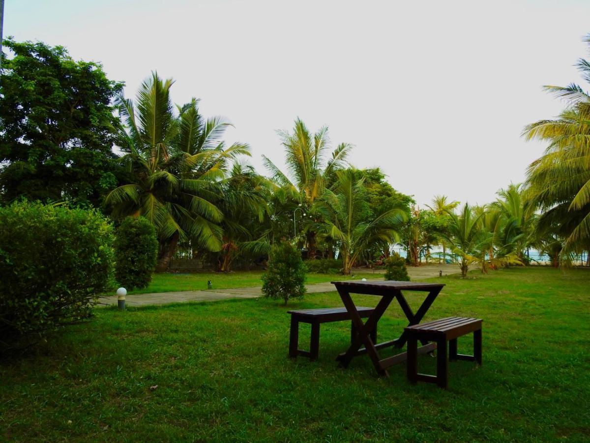 Aqua Marine Beach Hotel Kalkudah  Luaran gambar