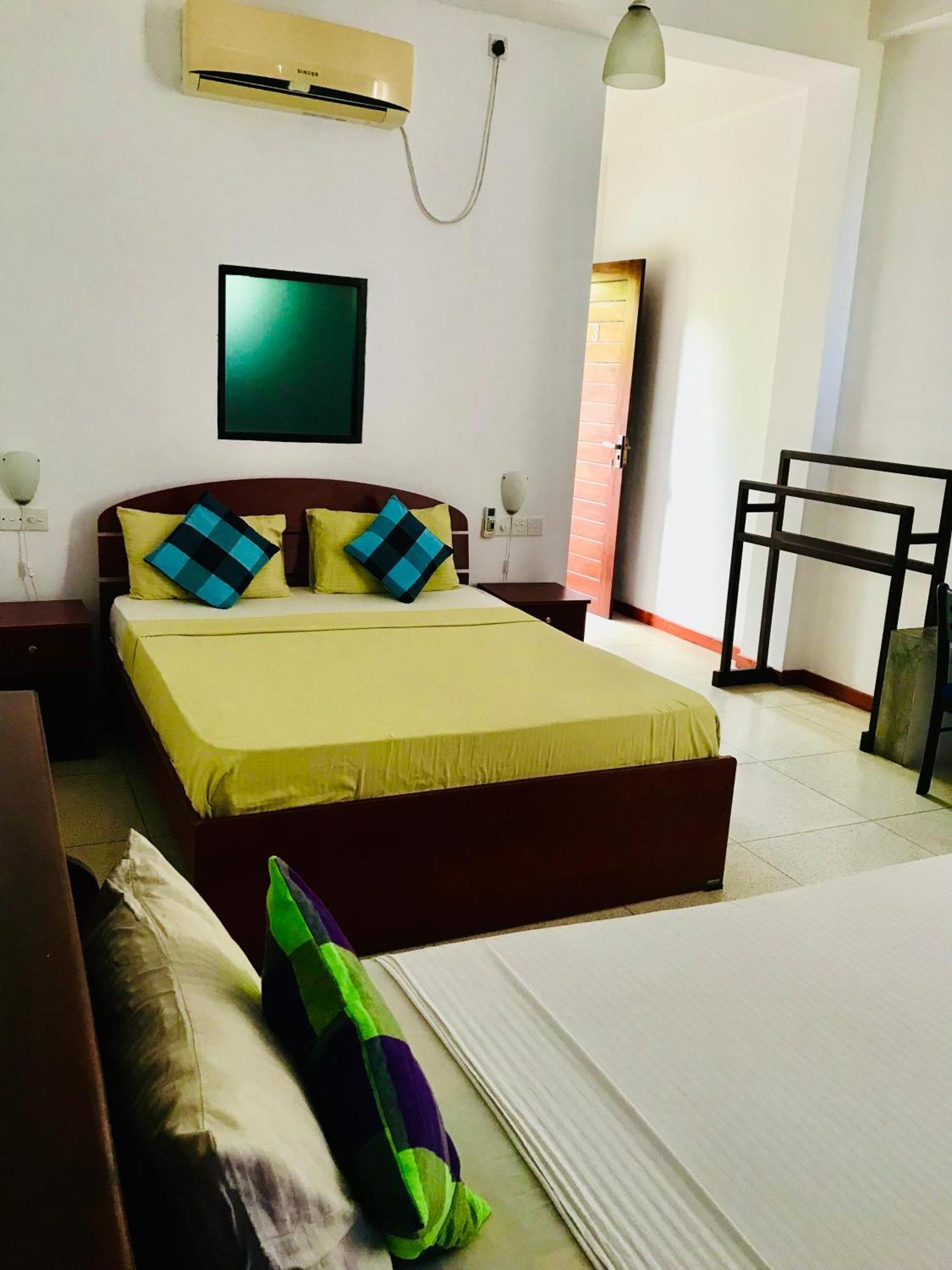 Aqua Marine Beach Hotel Kalkudah  Luaran gambar